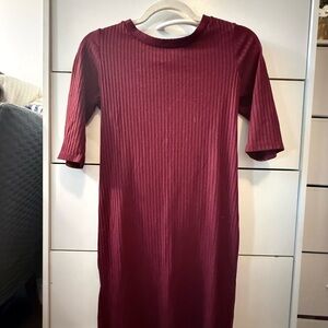 Elegant Burgundy Ribbed Dress